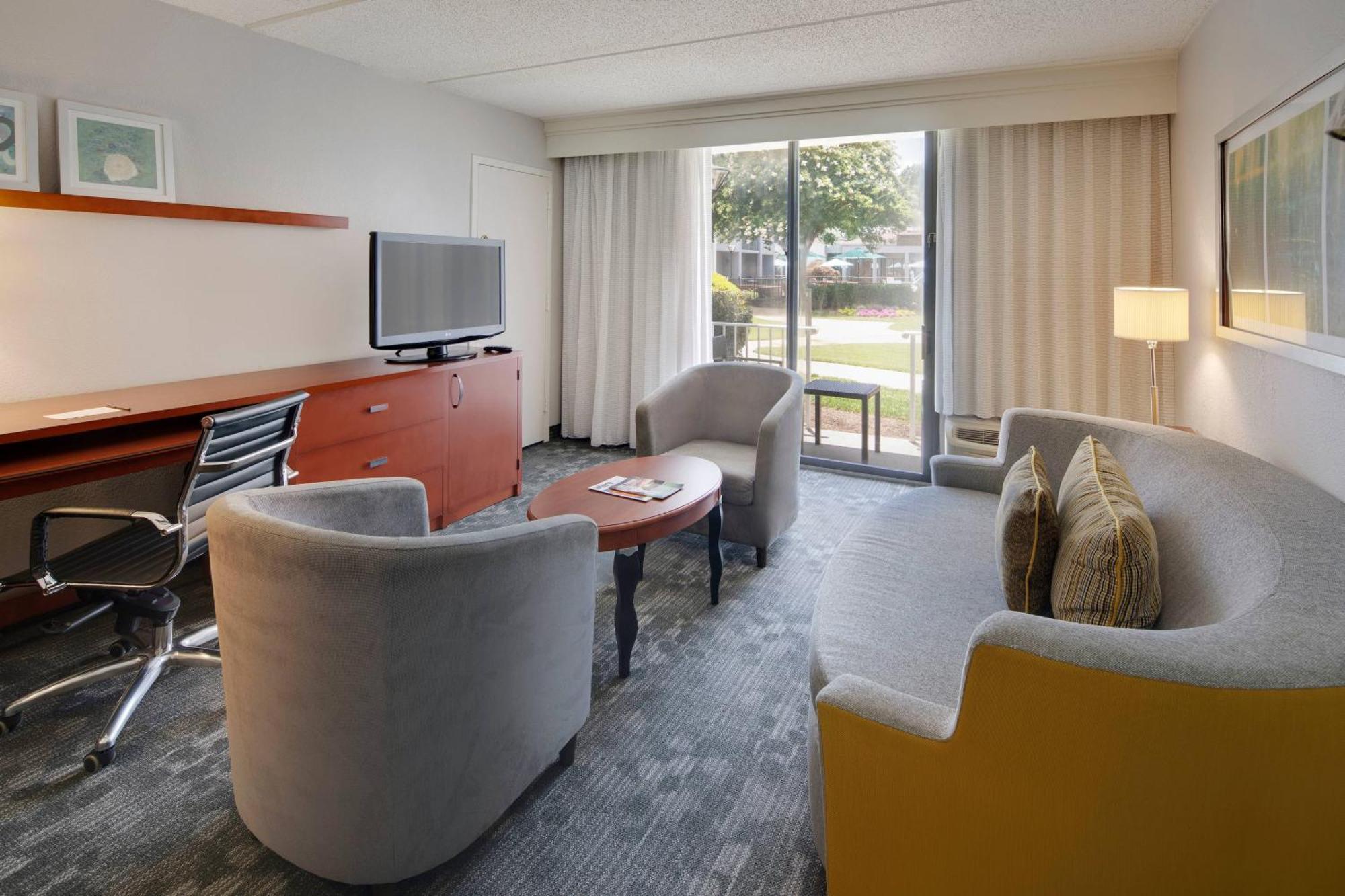 Courtyard By Marriott Atlanta Windy Hill/Ballpark Smyrna Buitenkant foto