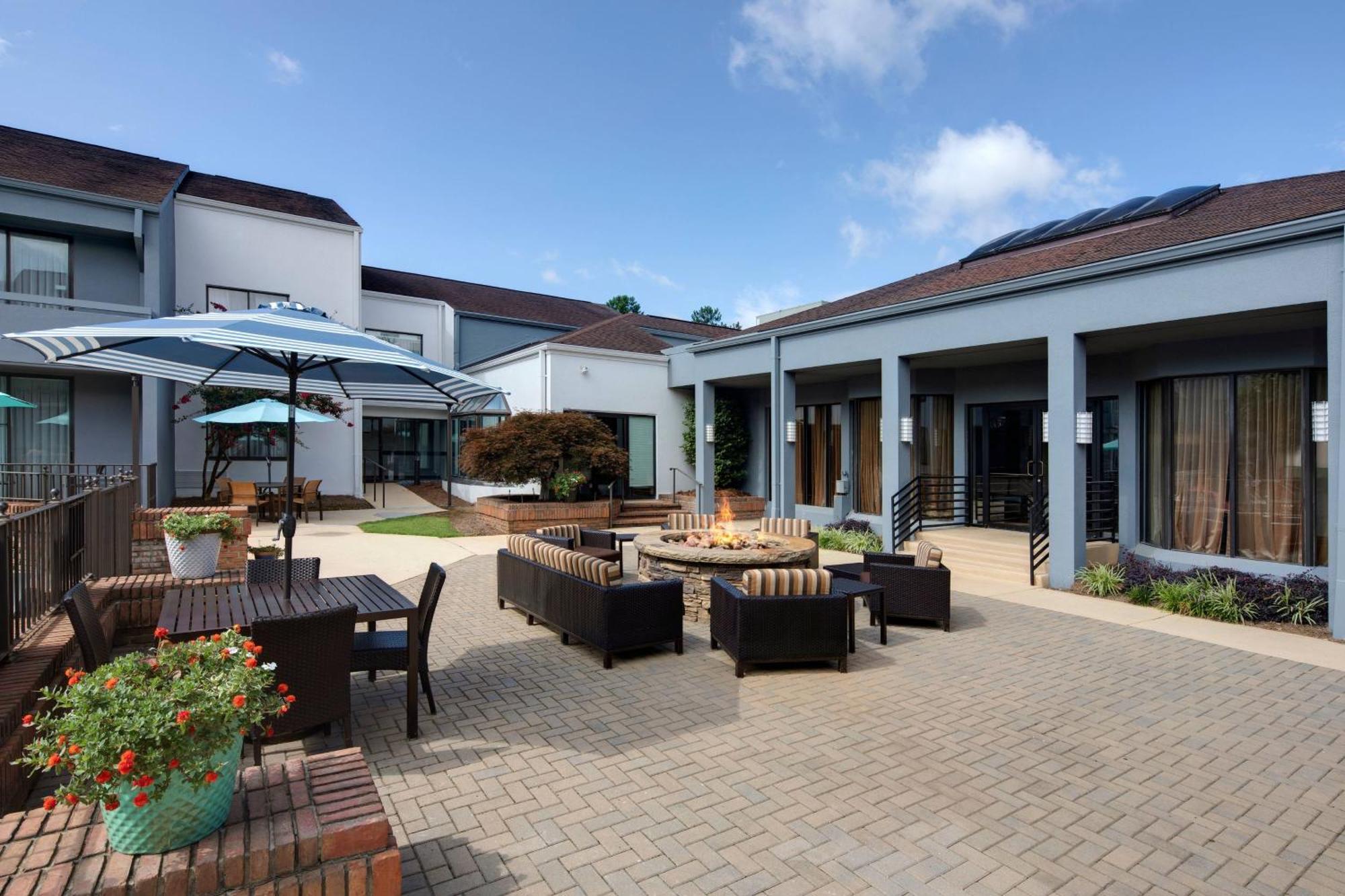 Courtyard By Marriott Atlanta Windy Hill/Ballpark Smyrna Buitenkant foto