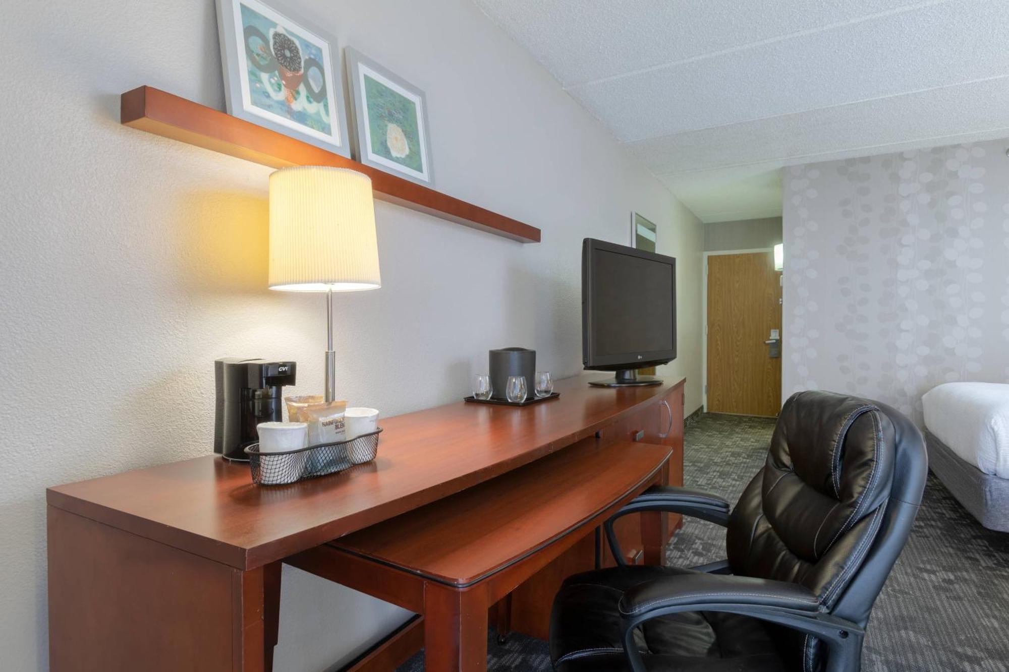 Courtyard By Marriott Atlanta Windy Hill/Ballpark Smyrna Buitenkant foto